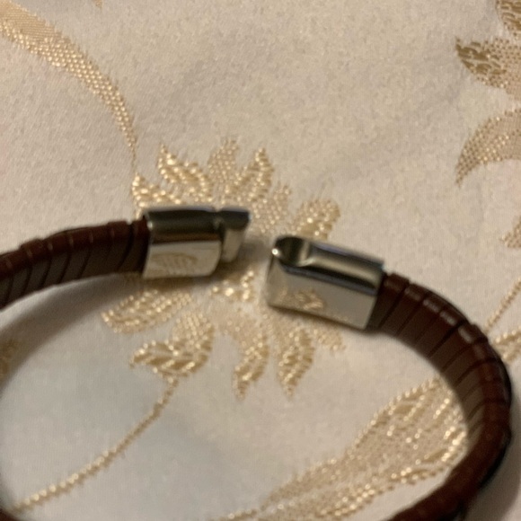 Men’s Genuine Leather popular Bracelet HOST PICK - Picture 9 of 10